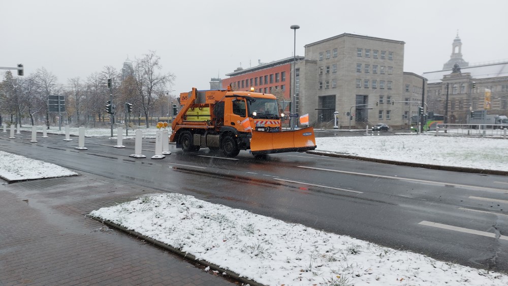 Dresdens Winterdienst ist startklar Anlieger sind bei Schnee und Eis ebenfalls in der Pflicht.Foto: MeiDresden.de (Archiv)