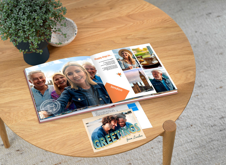 Ein Jahr in Bildern: Ein Fotobuch hält besondere Erinnerungen lebendig. Foto: DJD/pixum.de