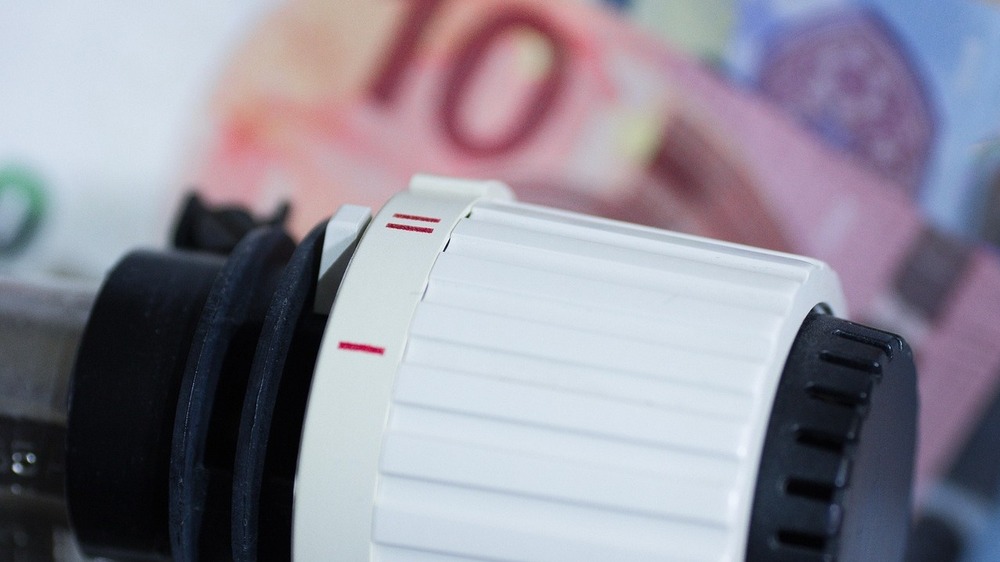 Für die Heizkostenabrechnung 2025 müssen sich Verbraucherinnen und Verbraucher trotz sinkender Energiepreise auf höhere Kosten einstellen. Foto: Alexander Stein auf Pixabay