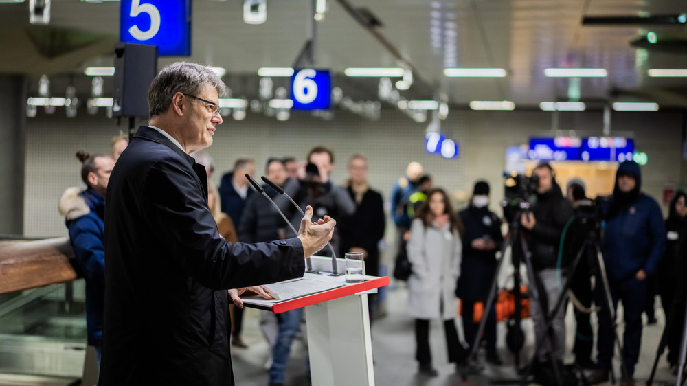 Start des Sofortprogramms für mehr Sicherheit und Sauberkeit an Bahnhöfen am 20.01.2026 im Berliner Hauptbahnhof- im Bild: Patrick Schnieder, Bundesminister für Verkehr.Foto:Deutsche Bahn AG / Christoph Soeder