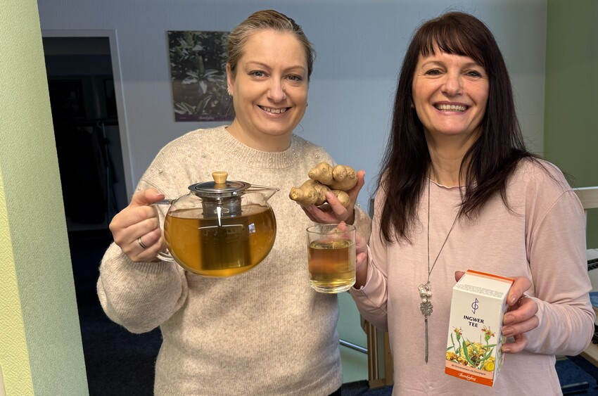 Apothekerin Susan Lorenz und Grit Schuster von Bombastus v.l. Foto Sabine Mutschke