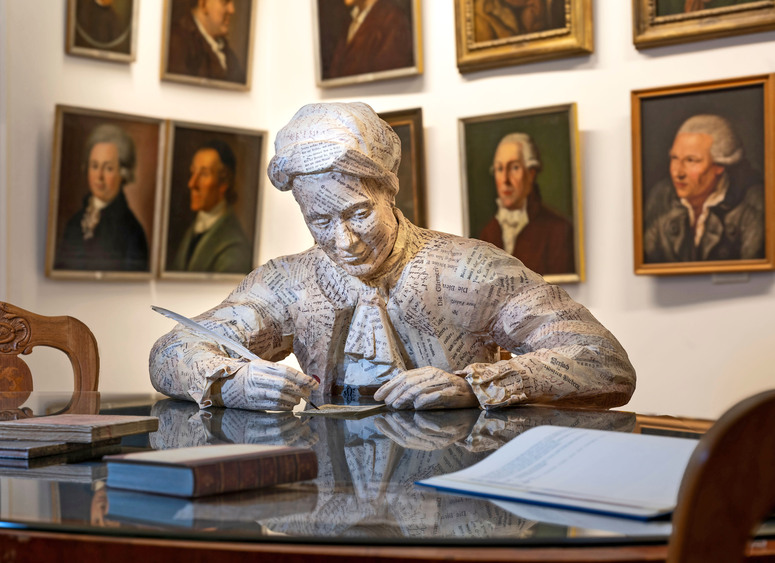Im Museum Gleimhaus zeigt sich der „Freundschaftstempel“ aus dem 18. Jahrhundert als echter Facebook-Vorläufer. Foto: DJD/Tourist Information Halberstadt/Ulrich Schrader