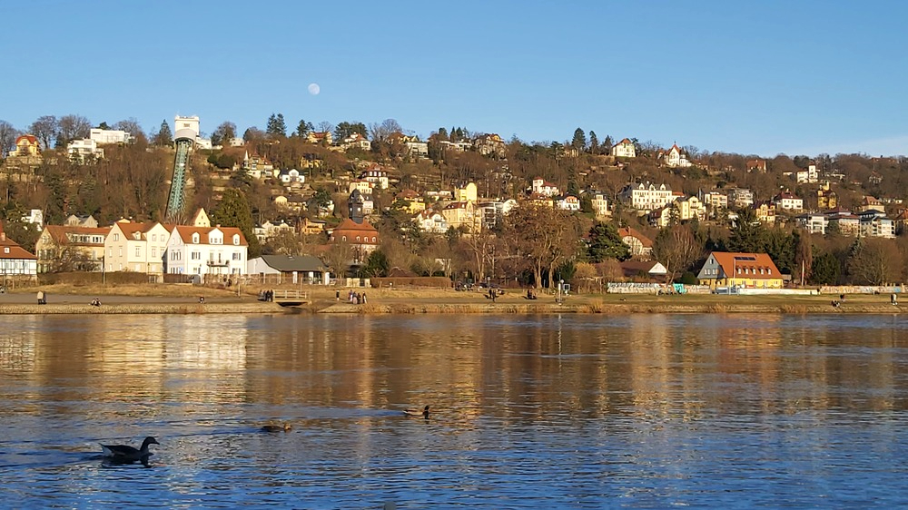 Der März brachte viel Sonne und oft sehr milde Temperaturen. Foto: MeiDresden.de