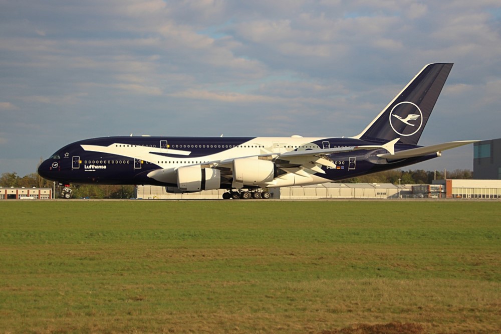 A380 Mike Hotel gelandet  Foto: © Tim Völkel