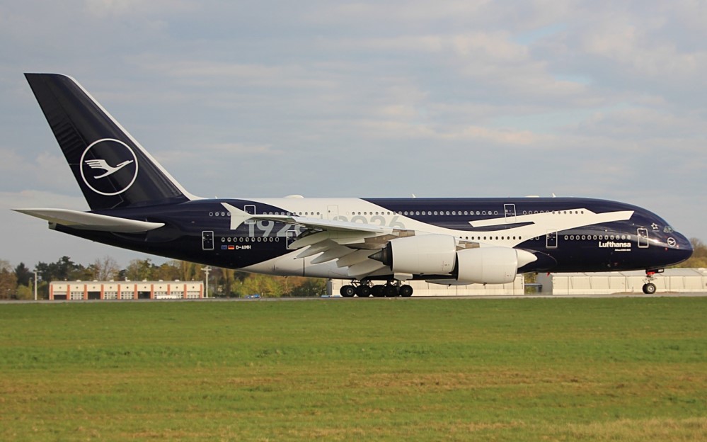 A380 Mike Hotel gelandet  Foto: © Tim Völkel