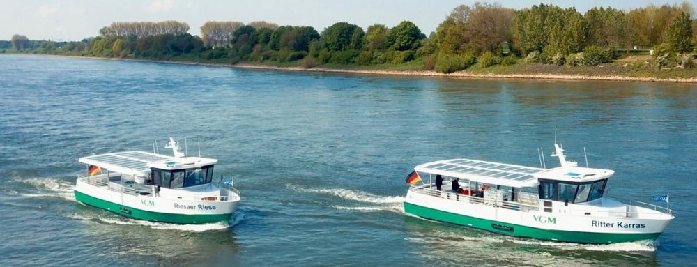 Überführung der beiden Elektrofähren  Foto: Georg Keibler