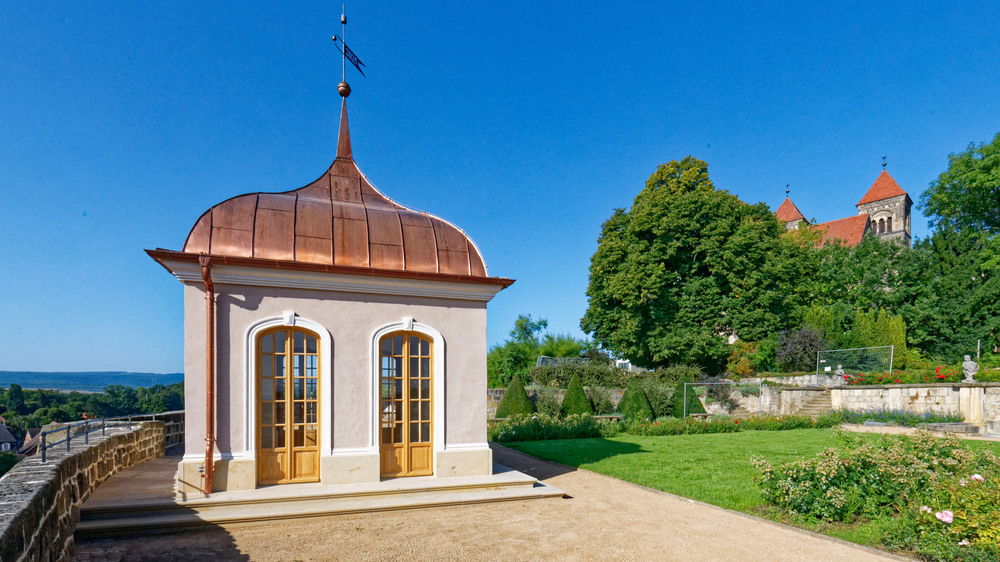 Das historische Gartenhaus im barocken Schlossgarten wurde rekonstruiert und kann bereits besichtigt werden. Foto: DJD/www.quedlinburg-info.de/Jürgen Meusel