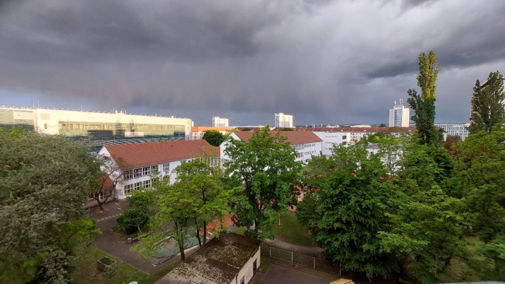So eine Wolkenbildung kann sich auch mal entwickeln. Da sieht man, wo der regen fällt  Foto: © MeiDresden.de/Mike Schiller