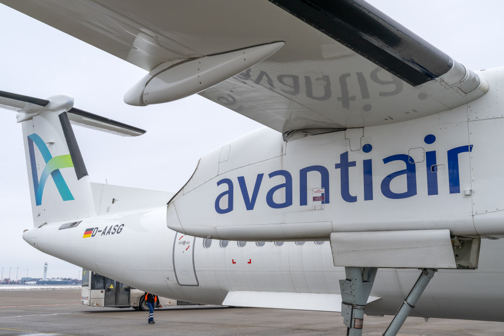 Air Uniqon ist eine virtuelle Fluggesellschaft. Sie nutzen Flieger anderer Aiirlines wie der Avantiair   Foto: © BER Günter Wicker