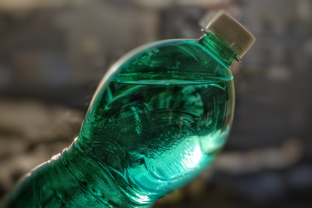 Symbolfoto: richardfoulon plastic bottle/Pixabay