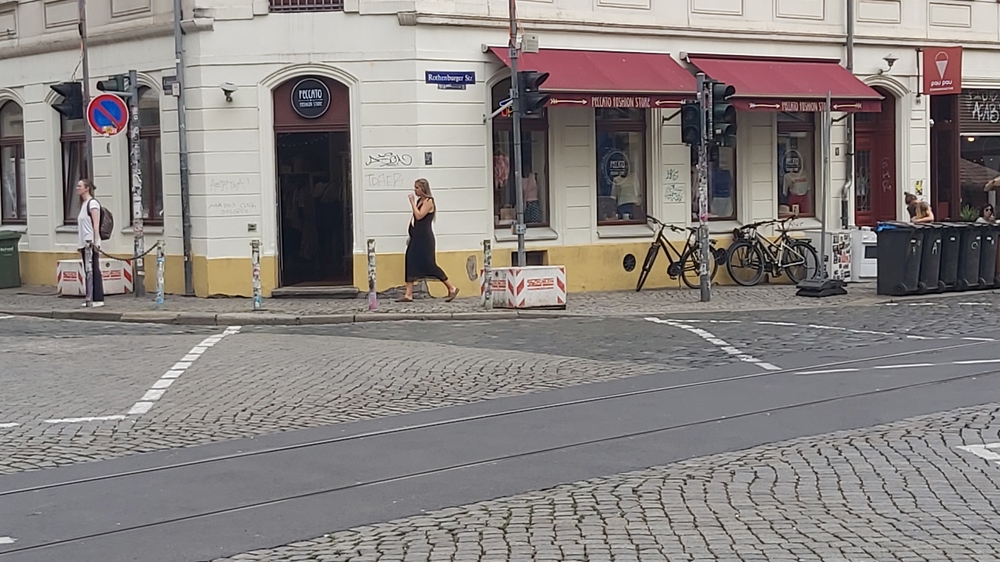 Erste Anlage mit „Rundum-Grün“ in Sachsen: Neue Ampelschaltung an der „Schiefen Ecke“ . Foto:MeiDresden.de