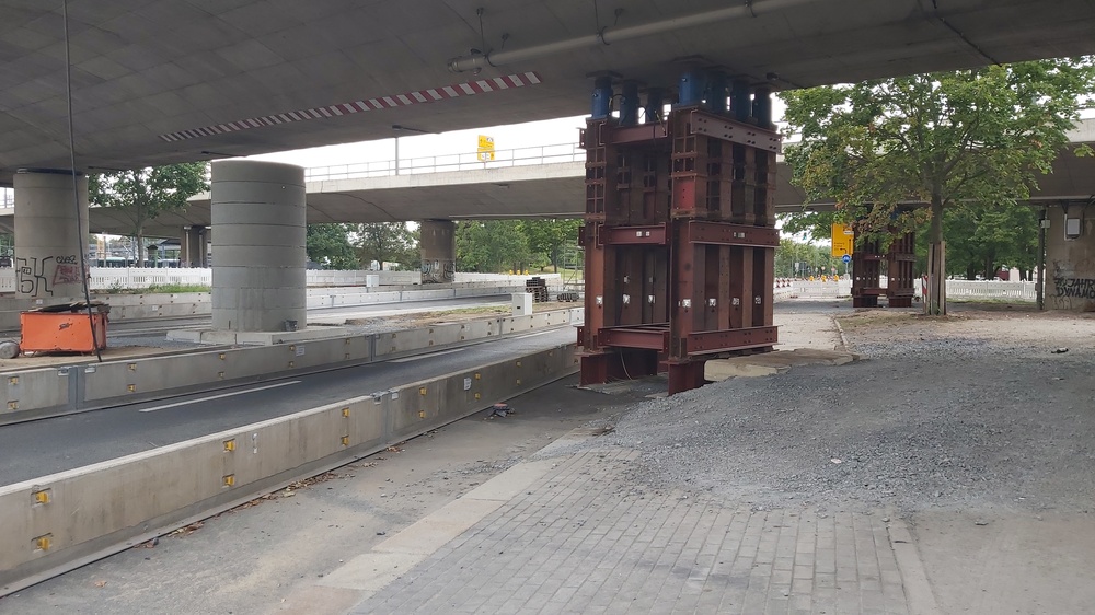 Brücke Budapester Straße hat "Notunterstützung“ erhalten. Foto: MeiDresden.de