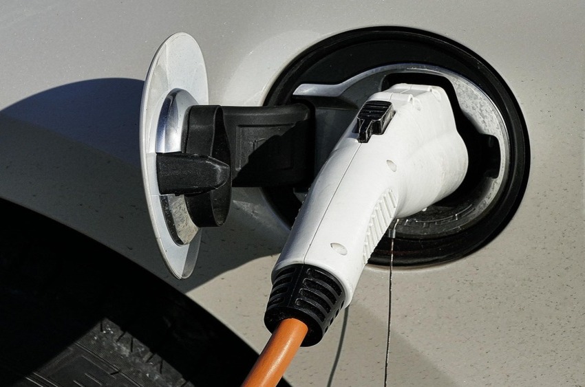 Tipps zum sicheren Kauf bei E-Autos. Foto: Wolfgang Eckert auf Pixabay