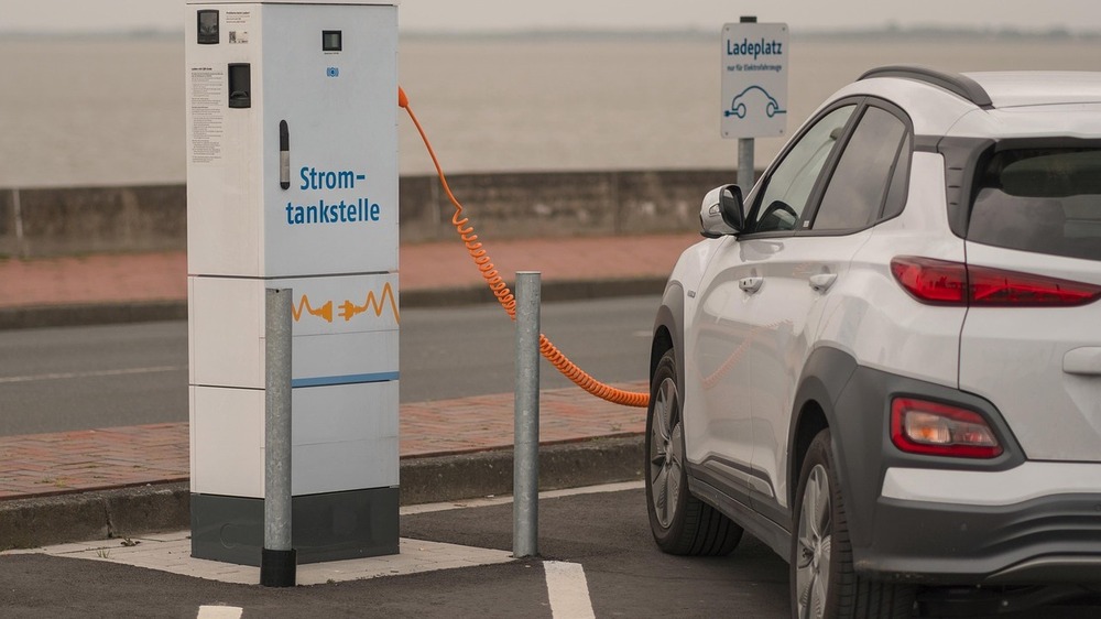 Tipps zum sicheren Kauf bei E-Autos. Foto: A. Krebs auf Pixabay