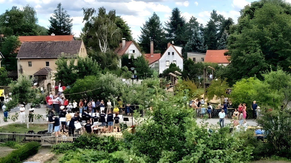 Zitzschewig: Ein Dorf feierte bei bestem Wetter 660 jähriges Dorfjubiläum. Foto: MeiDresden.de