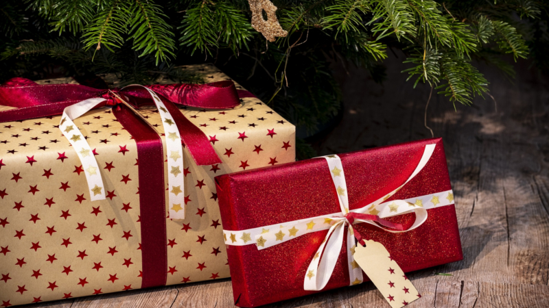 Welche Geschenke landen unter dem Weihnachtsbaum? ©Bruno Germany (Pixabay)